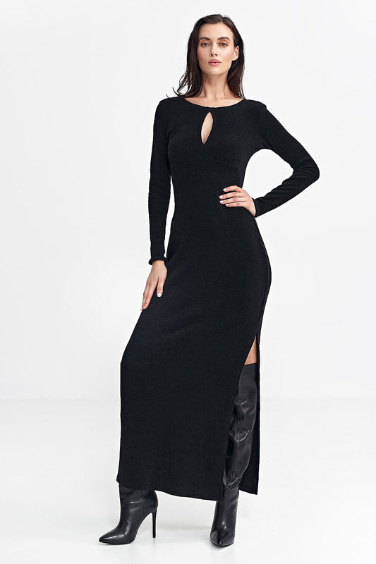 Elegant fitted fit-and-flare maxi dress by Nife featuring long sleeves and a side slit, perfect for upscale occasions.