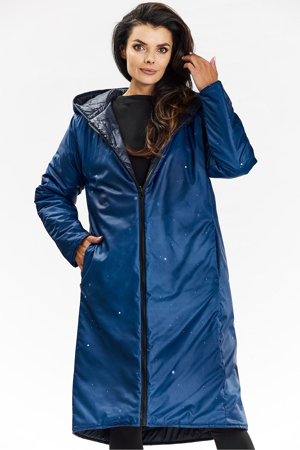 Elegant double-sided hooded coat by Awama, featuring a stylish zipper and plush slip pockets, perfect for luxurious winter fashion.