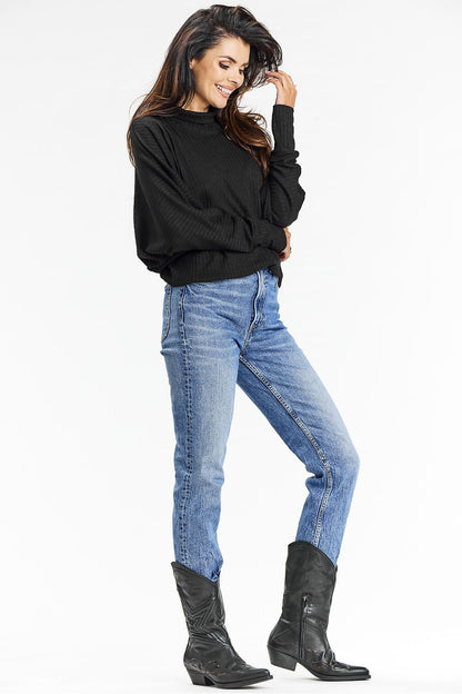 Elegant black ribbed knit turtleneck sweater by awama, featuring loose kimono sleeves, perfect for autumn and winter styling.