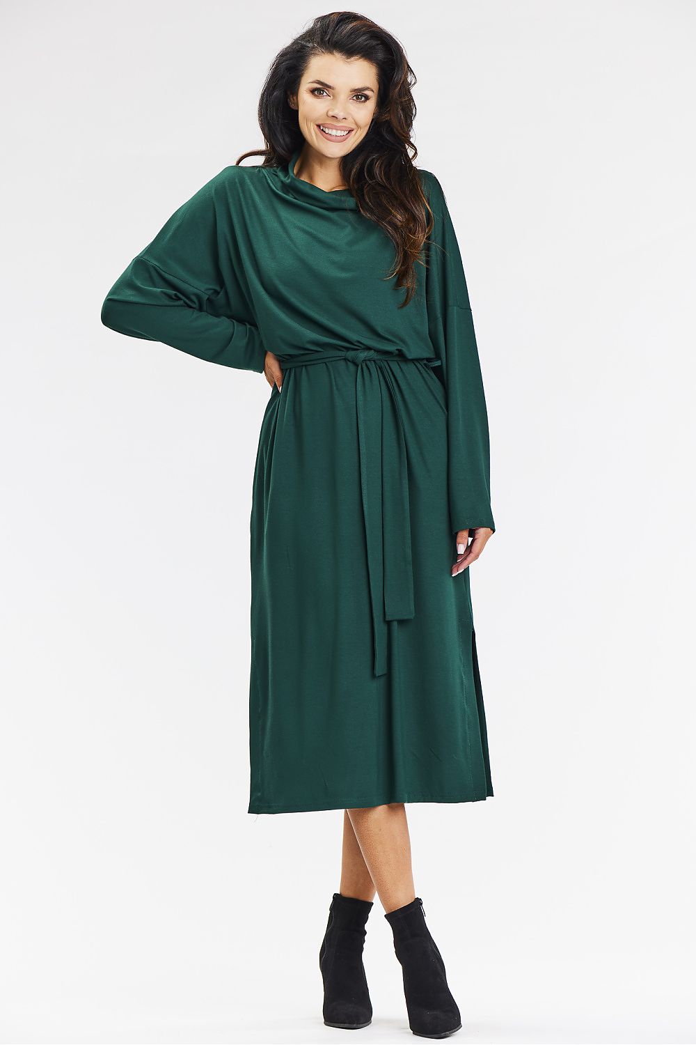 Stylish green kimono midi dress featuring a loose turtleneck and side slits, perfect for a sophisticated look by awama.
