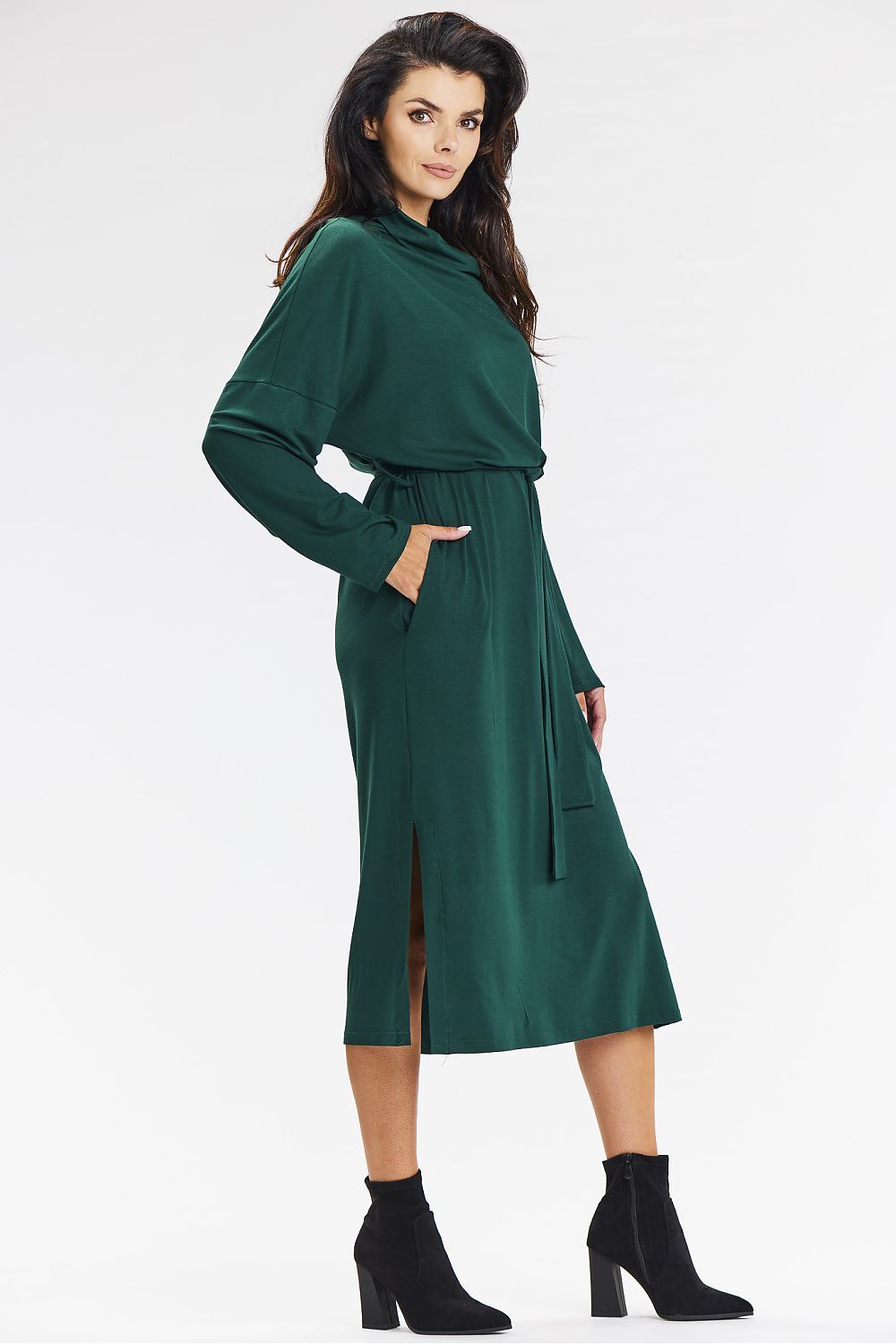 Viscose green kimono midi dress with elastic waistband and long sleeves, designed by awama for effortless sophistication in everyday wear.