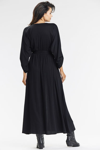 Stylish elastic waistband detail of Awama's loose envelope maxi dress in green, highlighting comfort and perfect fit for casual or elegant occasions.