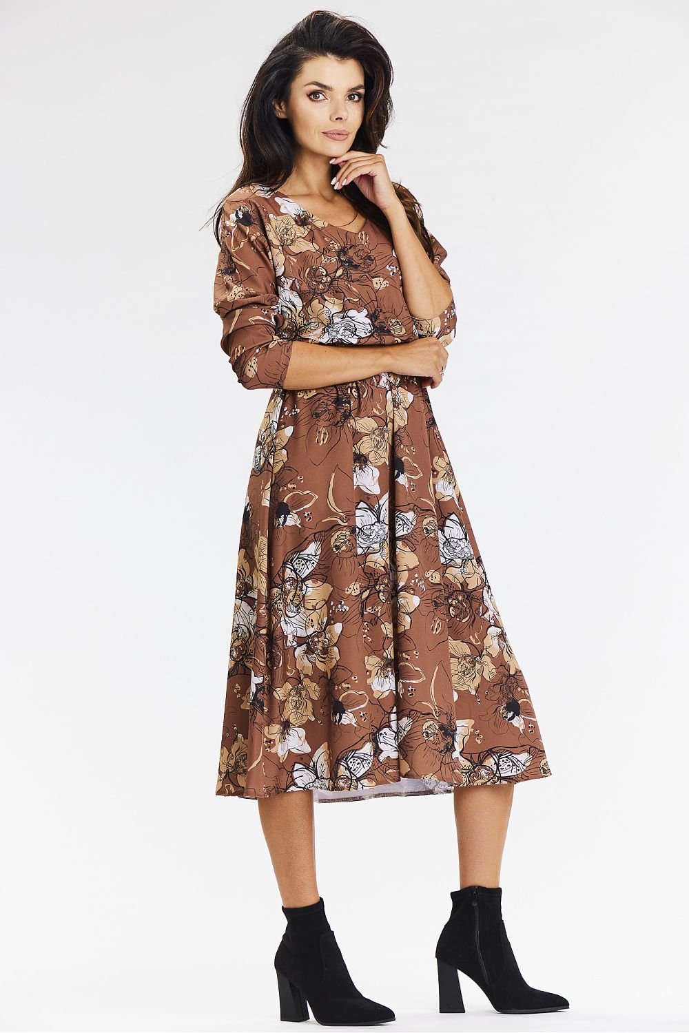 Flattering flowy hem of the navy blue and brown kimono midi dress by Awama, showcasing its high-quality fabric and feminine silhouette.