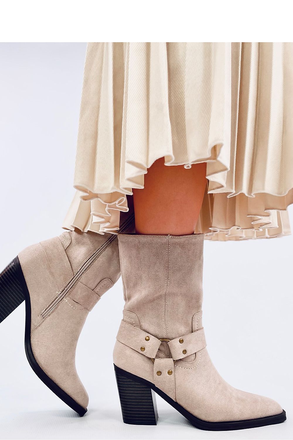 Elegant Inello women's cowboy boots in eco-suede, featuring high upper and side zipper closure for easy wear.