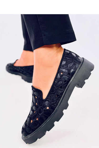 Elegant floral openwork moccasins for women by Inello, featuring a luxurious design with a comfortable fabric sole and a chic 3cm heel.