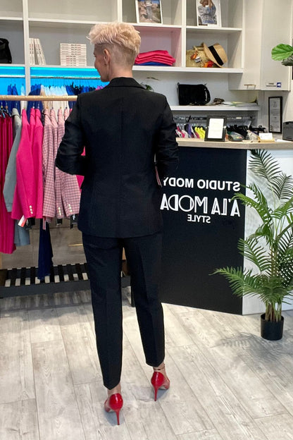 Chic Cabba blazer jacket for women featuring a slim open collar and elegant one-button closure, perfect for versatile styling in business or casual settings.