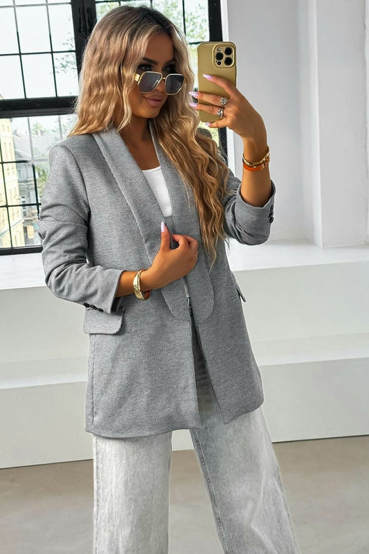 Luxurious extended unbuttoned jacket by Cabba, crafted from premium peplite fabric, featuring decorative buttons and stylish pockets.