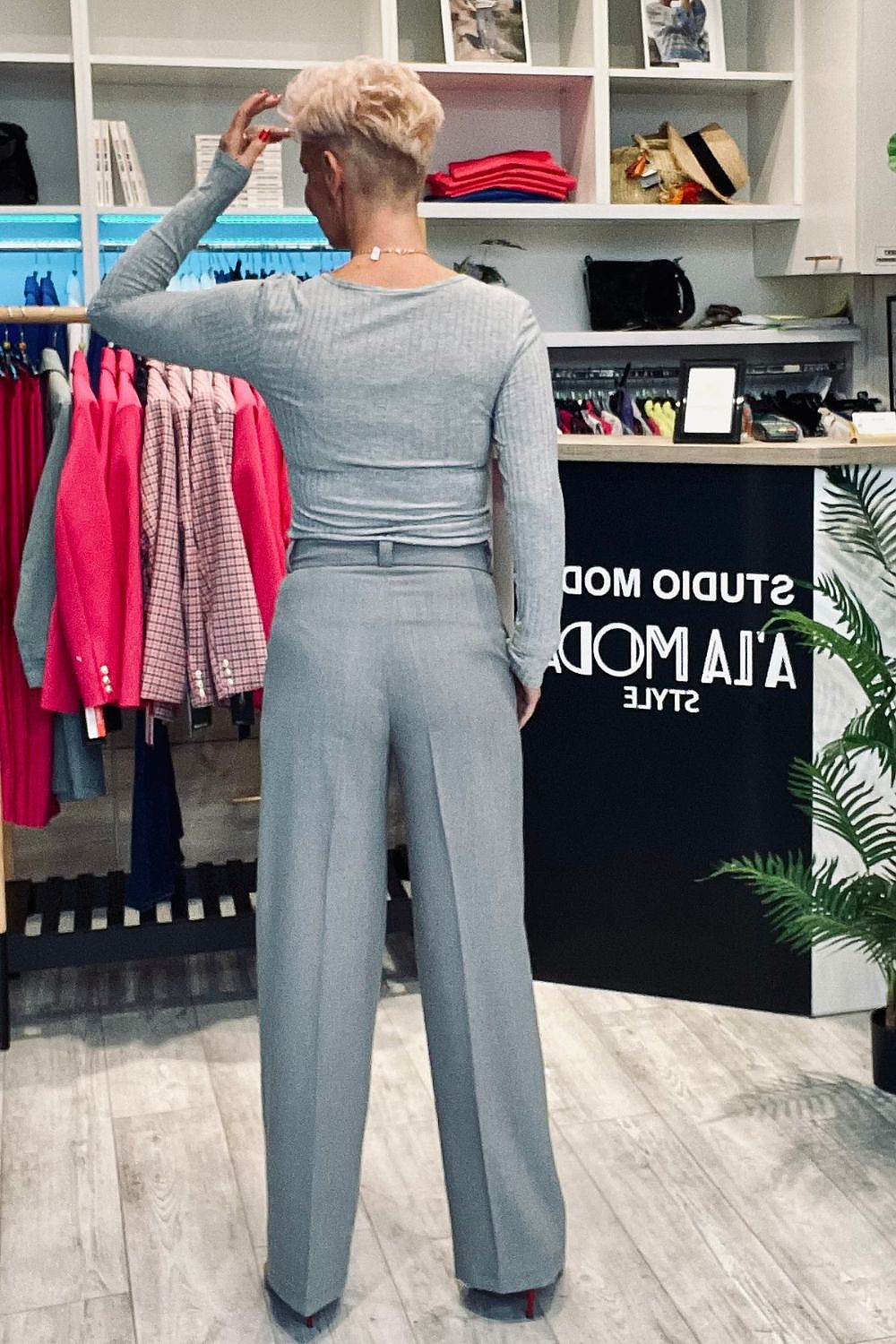 Stylish Cabba women's trousers, crafted with high-quality fabric, featuring elegant canted legs and convenient side pockets.