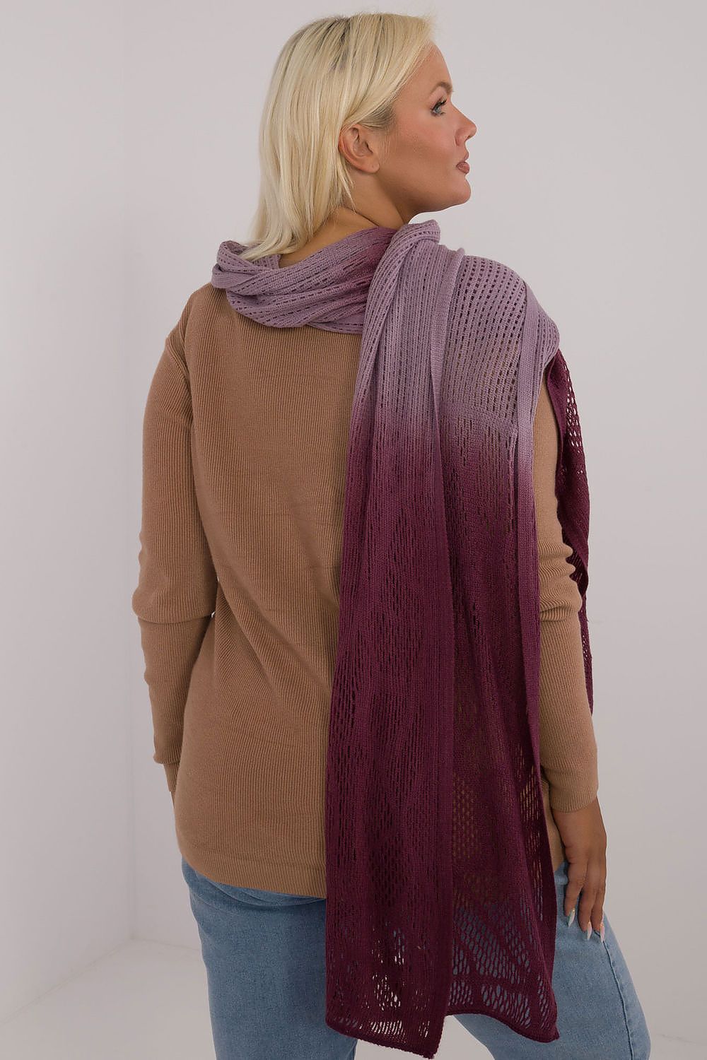 Attractive 190 cm long scarf by AT, designed with a refined openwork look, perfect for adding warmth and style to your autumn and winter wardrobe.