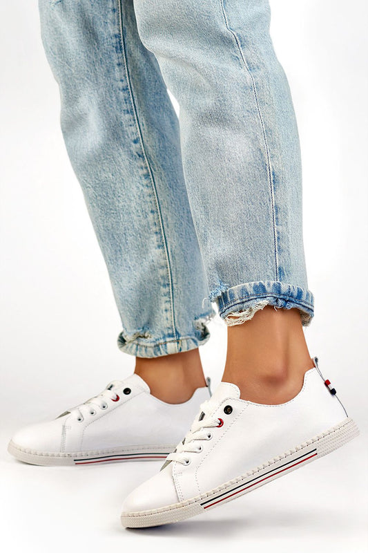 PRIMO women's luxurious white natural leather sneakers featuring a 2cm platform and classic lacing, perfect for sophisticated style and comfort.