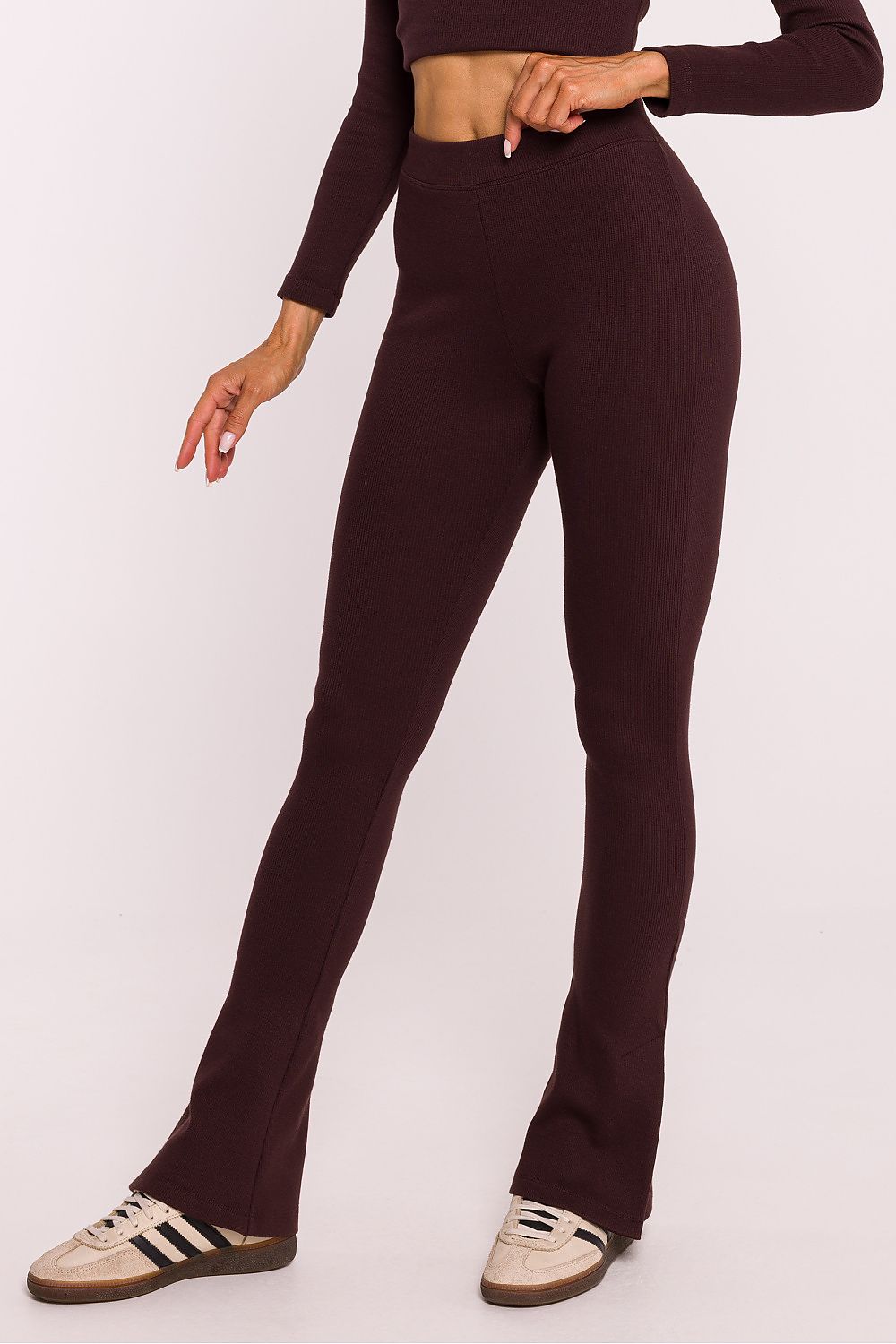 Moe luxury leggings worn casually, illustrating their tailored fit and chic style for versatile everyday outfits.