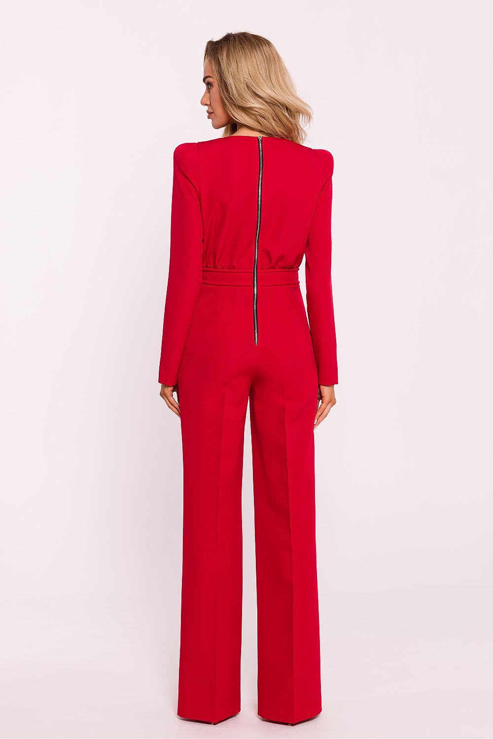 Stylish back view of the Moe women's jumpsuit with intricate metal zipper, enhancing its modern elegance.
