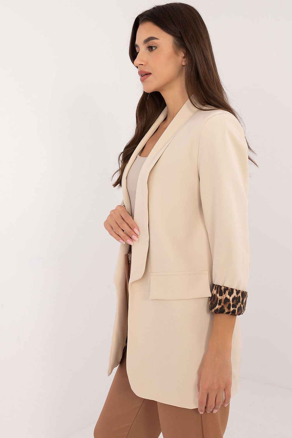 Stylish and comfortable women's jacket by Italy Moda, tailored for elegance and versatility, perfect for both office and casual outings.