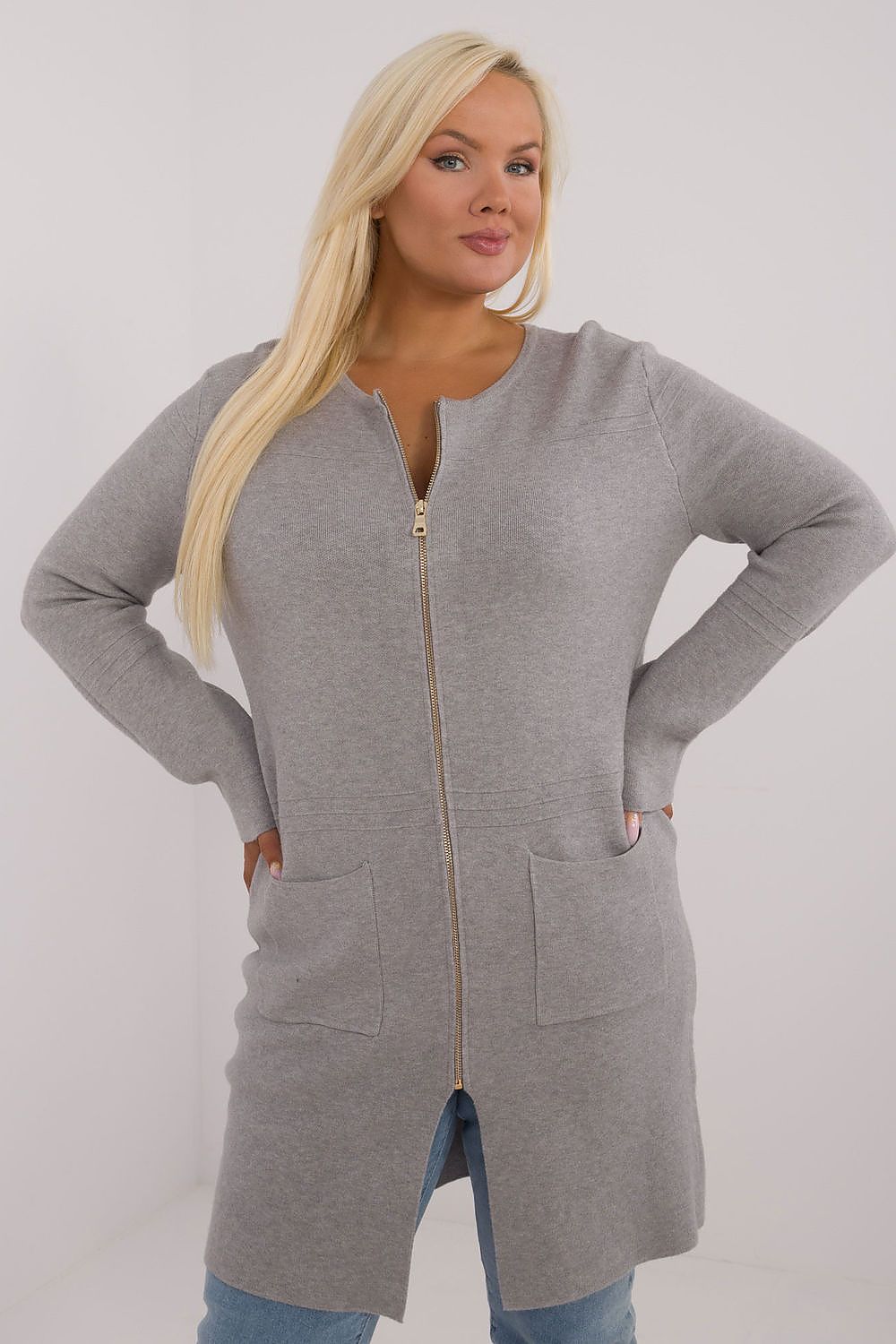 Detail view of the luxurious soft fabric of the Factory Price Plus Size Women's Zipper Sweater, highlighting its comfort and durability.