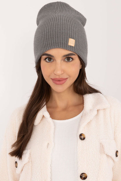 Elegant and comfortable beanie hat by Rue Paris, designed for both sporty and casual outfits.