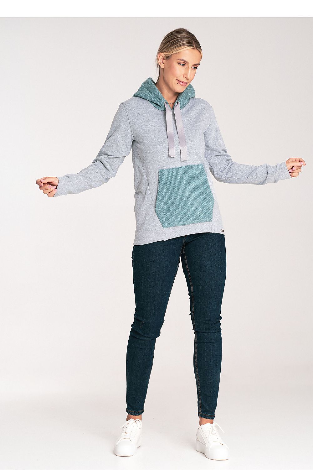 Stylish Figl sweatshirt with a unique wool kangaroo pocket and relaxed fit, designed for chic everyday wear.