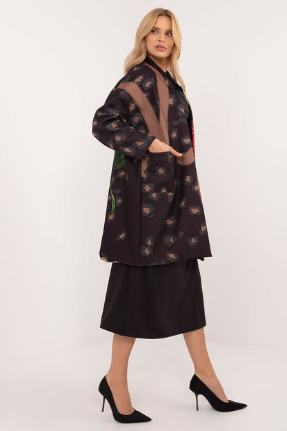 Style and functionality merge in Italy Moda's women's transitional coat, showcasing slip pockets and an exquisite rose print, perfect for everyday elegance.