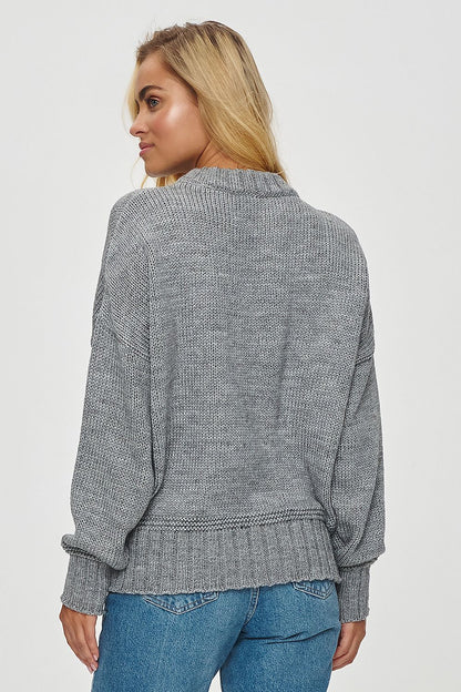 Chic Women's sweater from Makadamia in versatile colours, designed for comfort and sophistication.