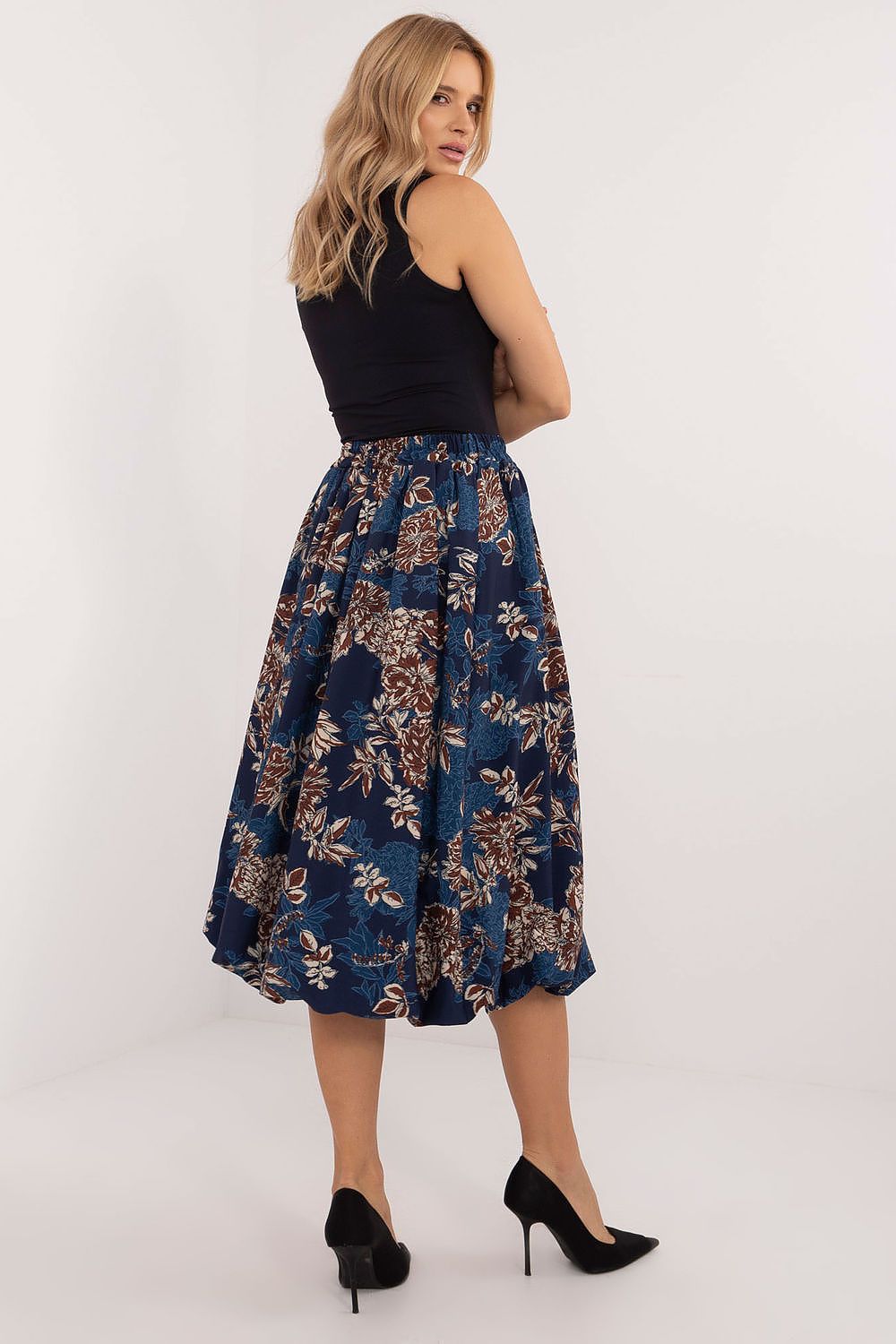 Elegant floral midi bomber skirt by Italy Moda, featuring a sophisticated design with an elastic waistband and breathable polyester fabric.