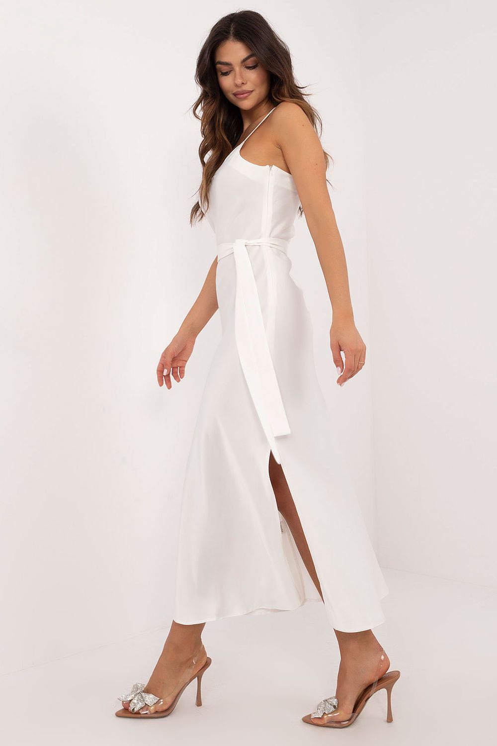 Elegant strapless evening dress by Lakerta, showcasing a flattering mermaid cut and stunning silhouette.