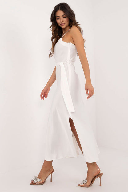 Elegant strapless evening dress by Lakerta, showcasing a flattering mermaid cut and stunning silhouette.