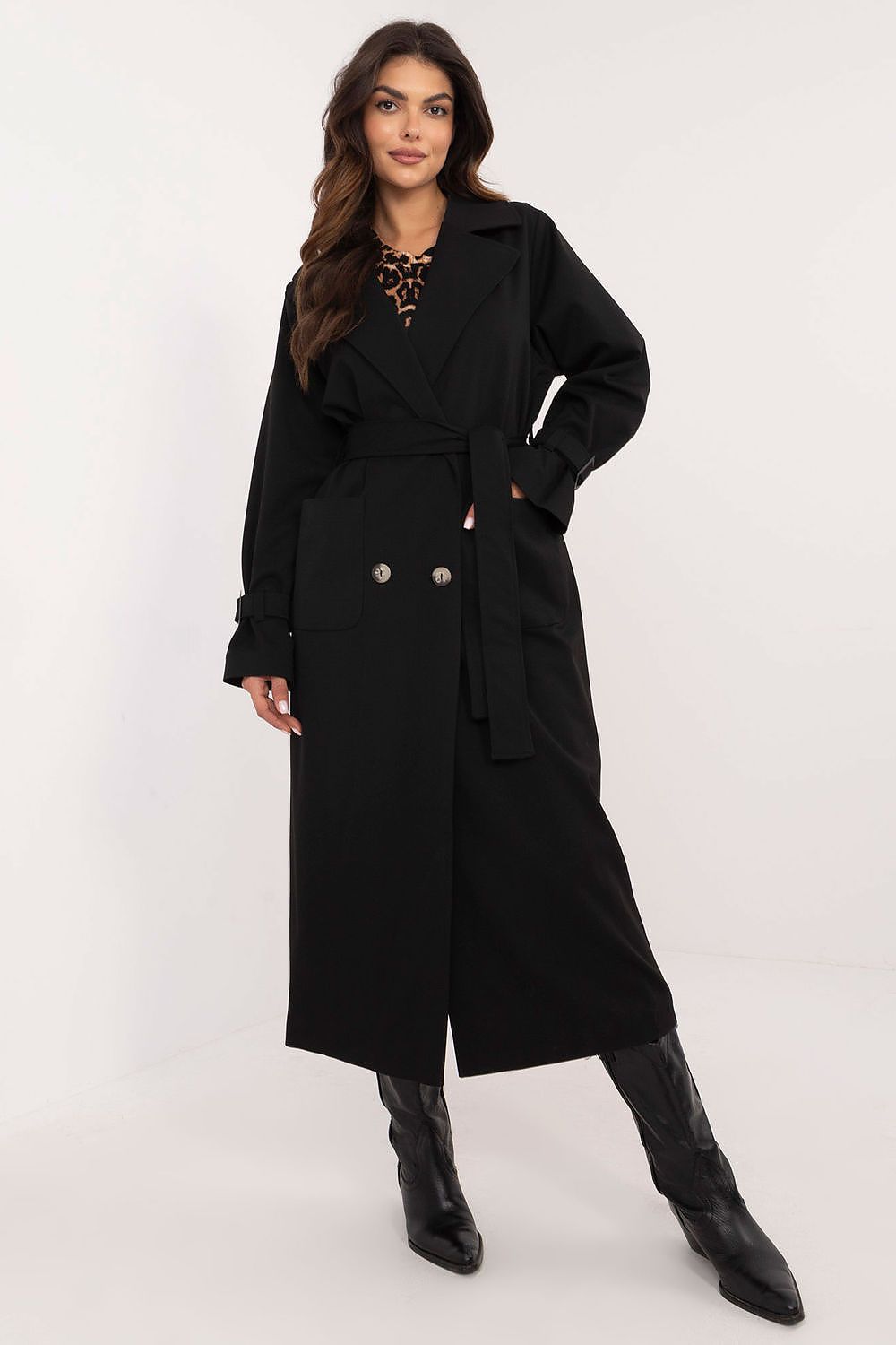 Elegant women's double-breasted trench coat in cotton-spandex, featuring a sophisticated silhouette by Lakerta, perfect for transitional seasons.