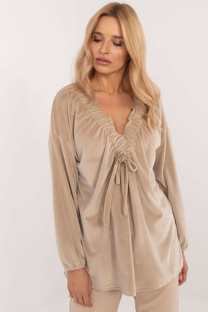 Italy Moda versatile women's blouse in luxurious velour material, ideal for chic everyday wear.