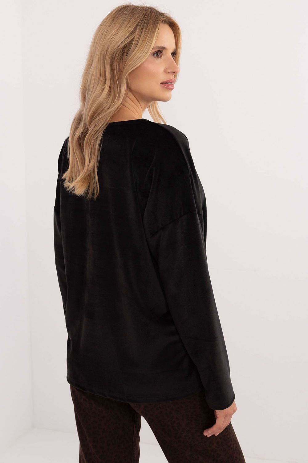 Full view of Italy Moda's luxurious velour blouse with long sleeves and heart neckline, designed for comfort and style.
