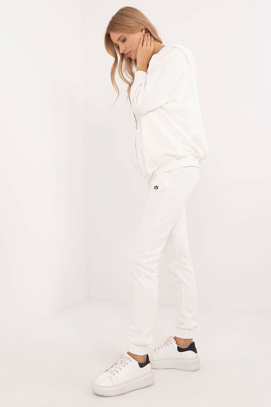 Factory Price luxury women's sweatshirt set showcasing casual style, perfect for everyday wear and sports activities.