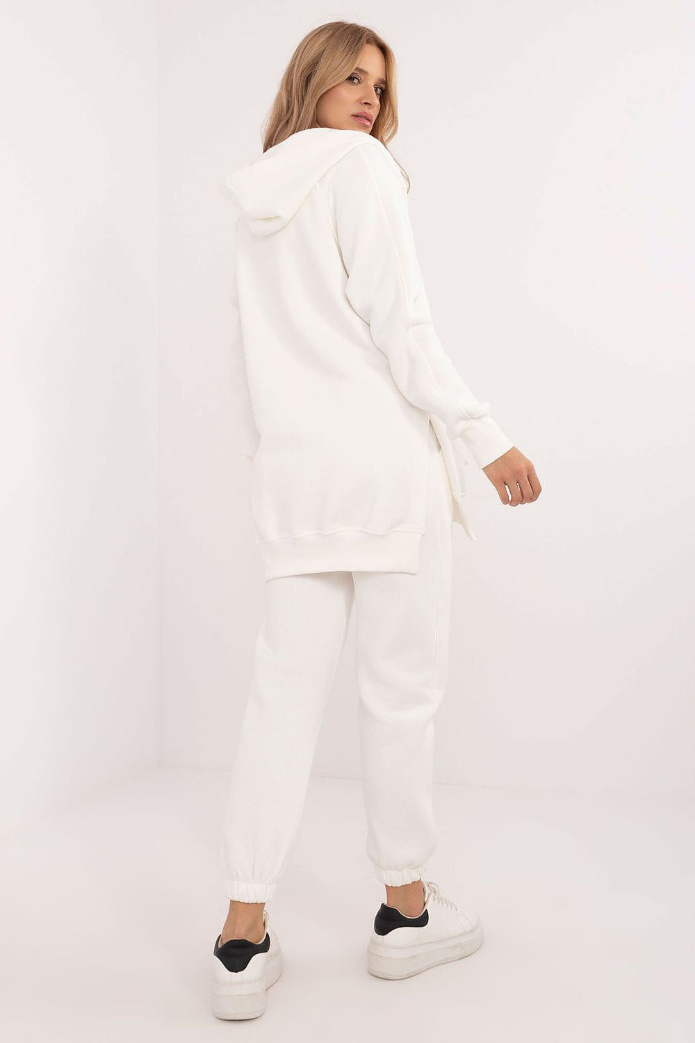 Full display of the warmed women's casual style 3-piece set showcasing its beautiful mélange texture and functional design - Factory Price.