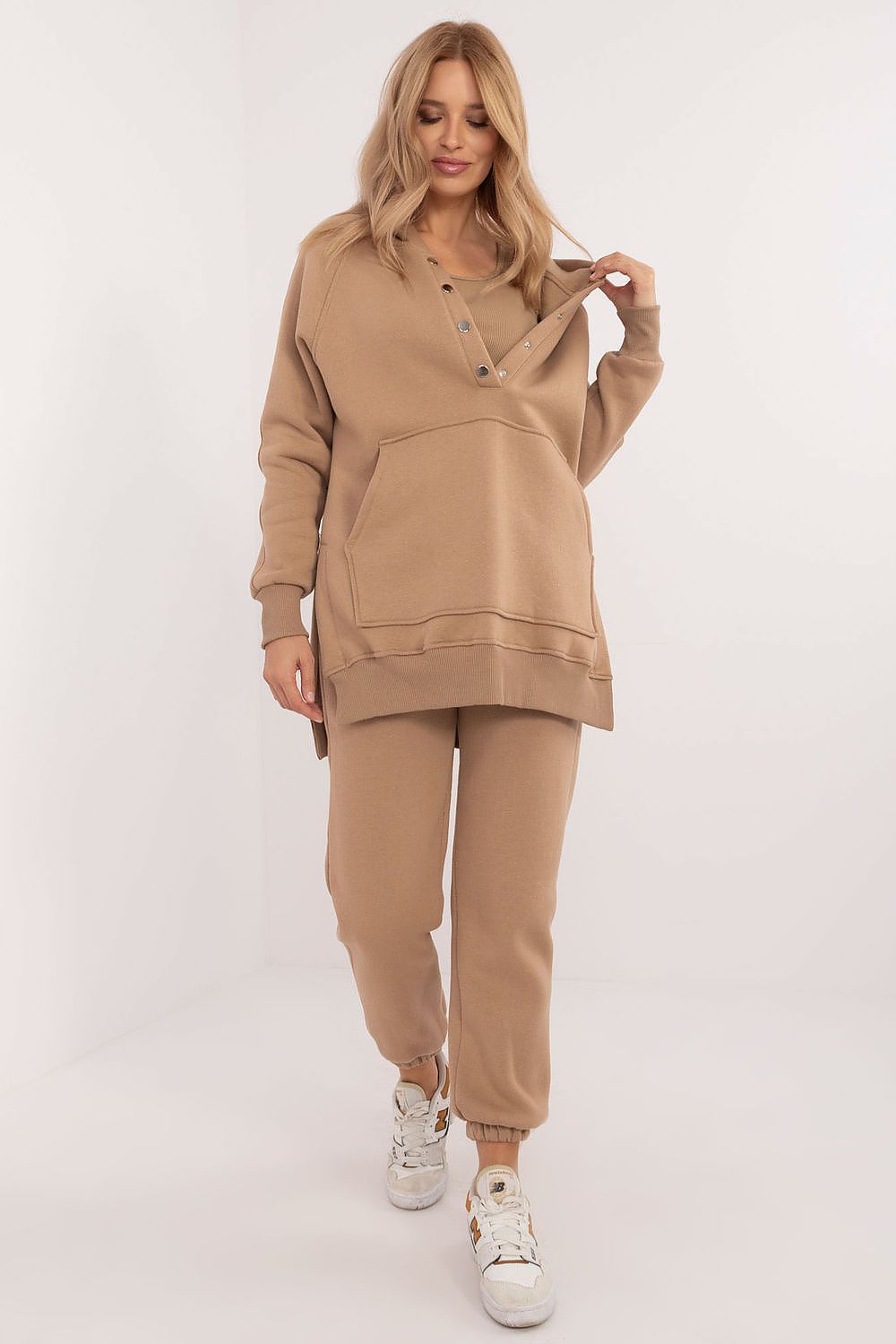 Elegant long-sleeve sweatshirt with press stud fastening and hood, part of the warmed women's 3-piece casual set by Factory Price, ideal for chilly days.