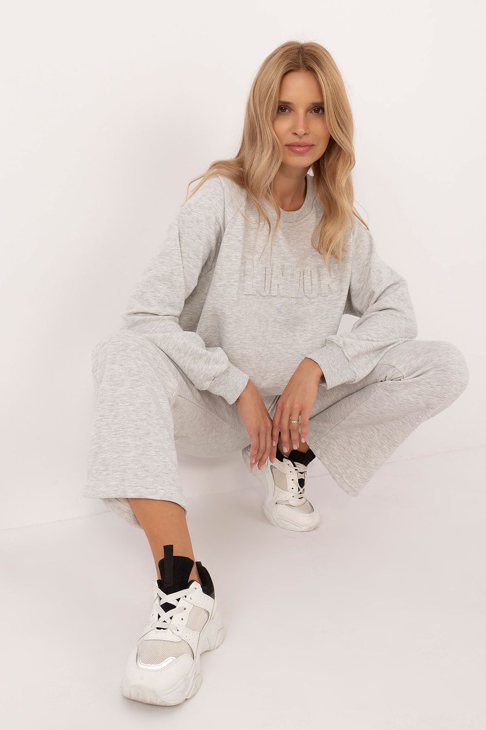 Complete Luxury Women's Casual Tracksuit Set by Factory Price showcasing versatility for everyday outings.
