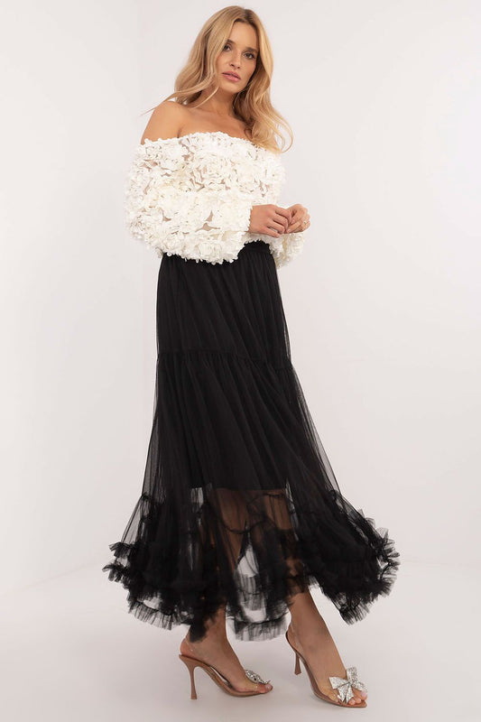 Luxurious EU Size 0 Boho Tulle Skirt with Comfortable Elastic Waistband by Factory Price, highlighting the skirt's smooth silhouette and feminine character for stylish looks.