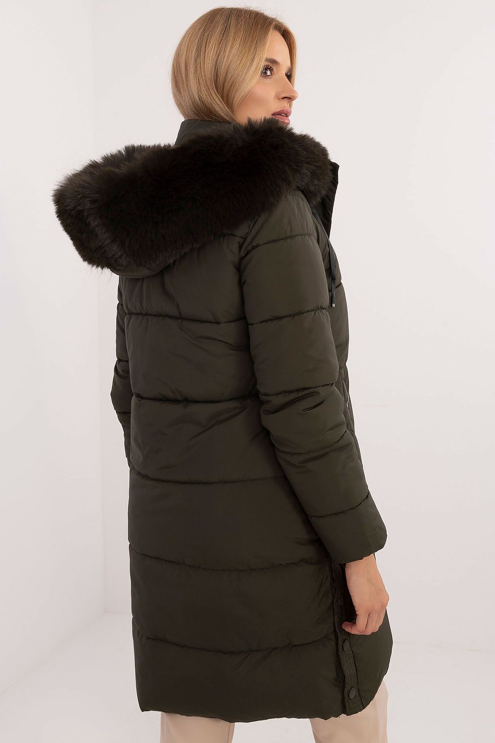 Elevate your winter wardrobe with the luxurious Quilted Extended-Length Winter Jacket in classic black, featuring a stylish detachable hood. Designed by Factory Price, this jacket offers superior comfort and warmth for the autumn and winter seasons, perfect for both everyday outings and formal occasions.