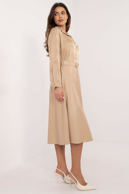 Close-up of Italy Moda imitation leather skirt, highlighting the luxurious smooth texture and elastic waistband design.