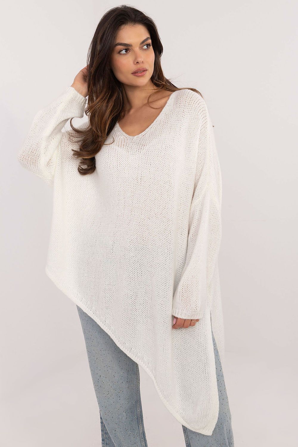 Sophisticated design of Och Bella Women's Asymmetrical Hem Sweater, combining comfort and modern elegance.