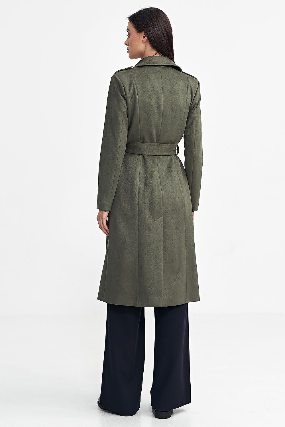 The perfect blend of elegance and comfort, showcasing Nife's Over-the-Knee Coat with a flattering belt and refined, warm nubuck material.