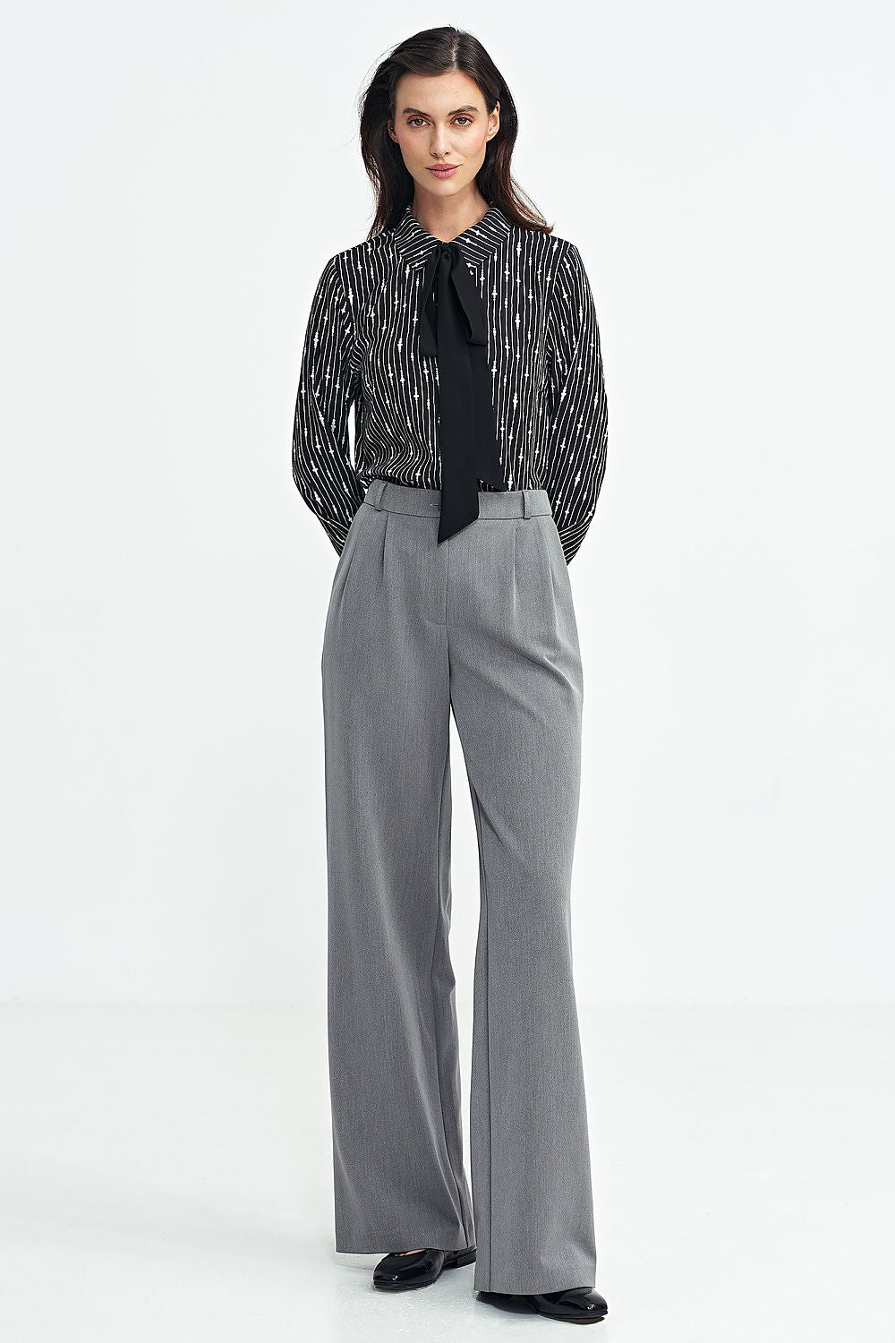 Close-up of the stylish collar and sash detail on the Nife long sleeve viscose shirt, exemplifying sophistication and elegance.