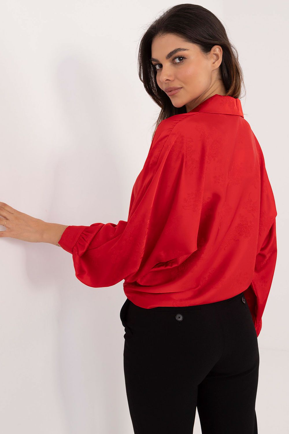 Elegant long sleeve shirt with embroidered floral pattern by Italy Moda, showcasing classic collar and adjustable fit, perfect for formal and casual occasions.