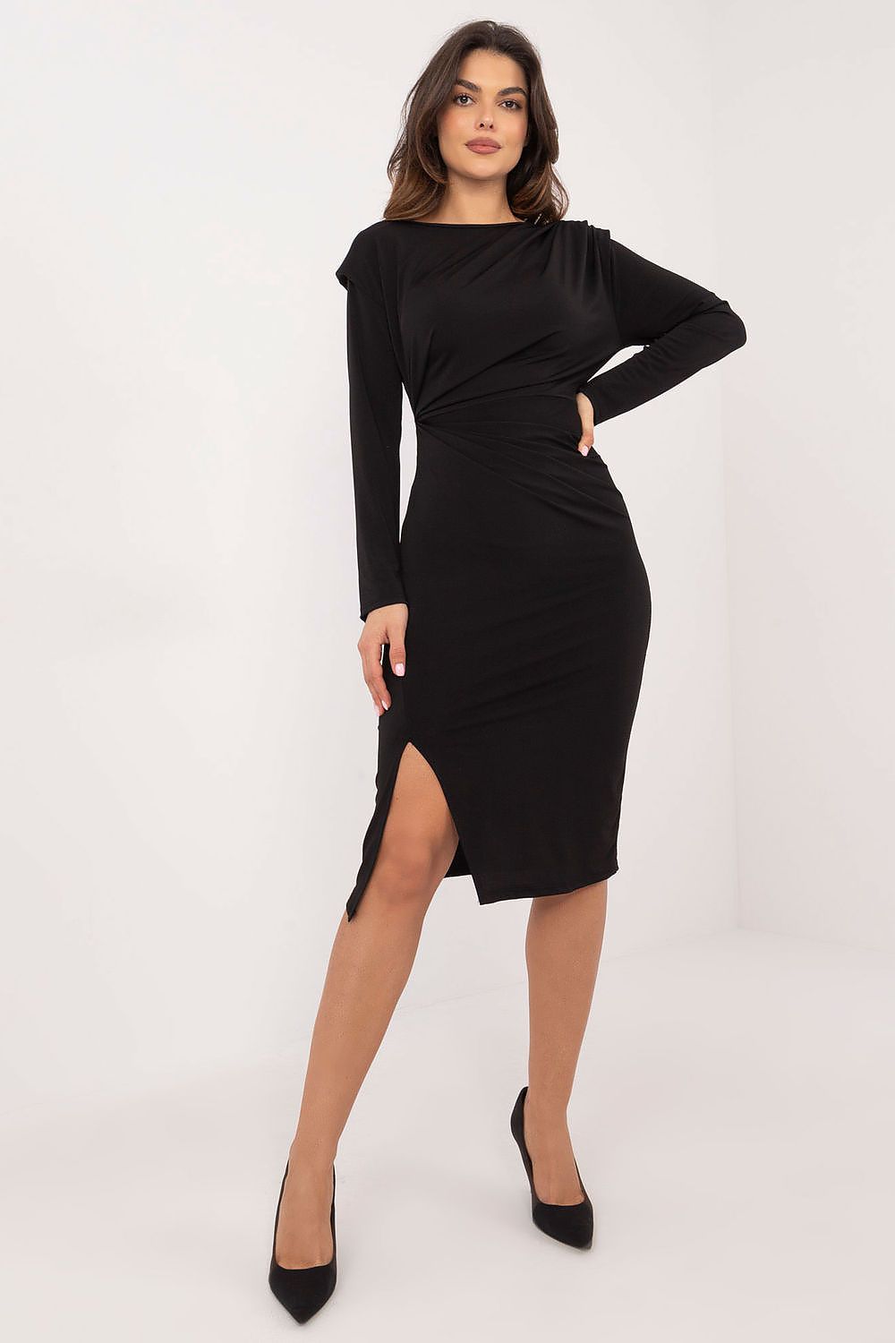 Elegant Italy Moda cocktail dress featuring a fitted pencil cut and midi length, perfect for sophisticated occasions.