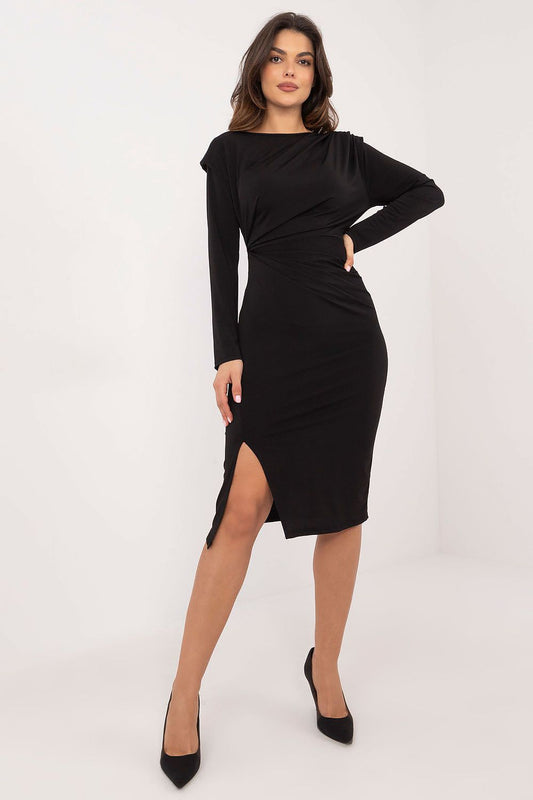 Elegant Italy Moda cocktail dress featuring a fitted pencil cut and midi length, perfect for sophisticated occasions.