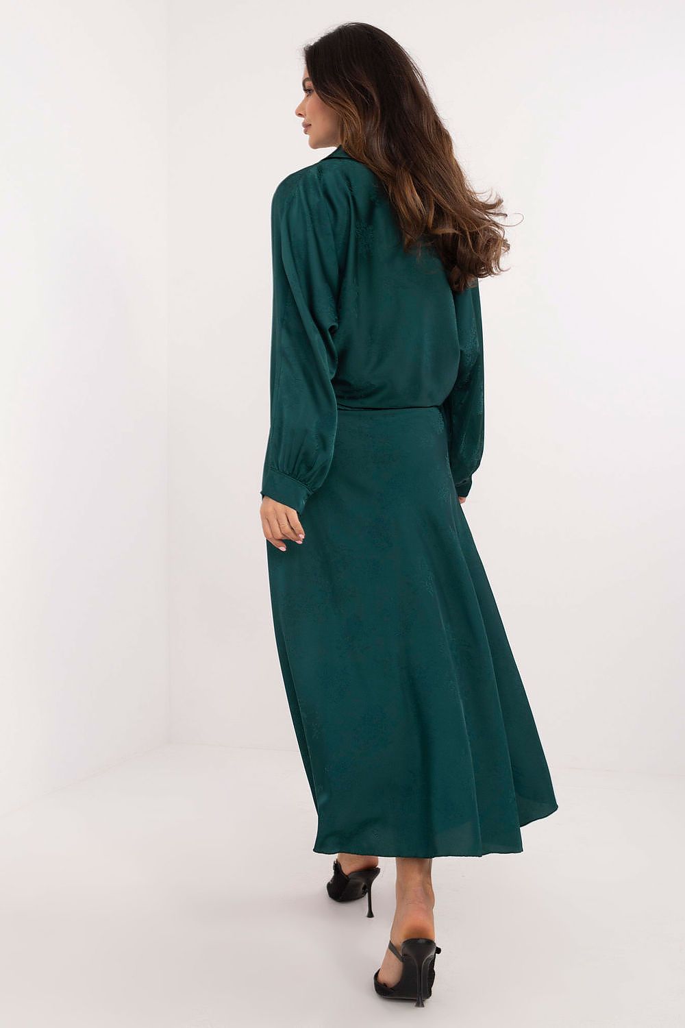 Luxurious satin imitation midi skirt from Italy Moda, designed for a feminine silhouette with delicate floral embroidery.