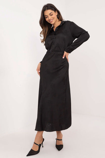 Versatile and sophisticated embroidered floral midi skirt by Italy Moda, ideal for stylish women seeking comfort and elegance.