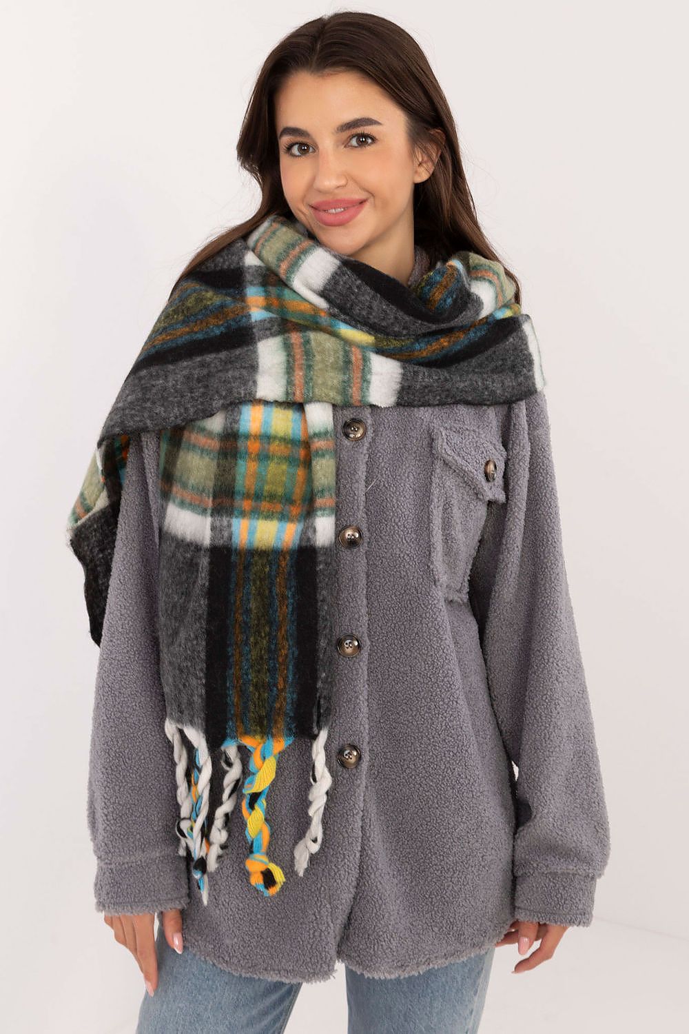 Beautifully designed 182 cm check pattern polyester scarf by AT, featuring elegant decorative tassels, perfect for luxurious winter styling.