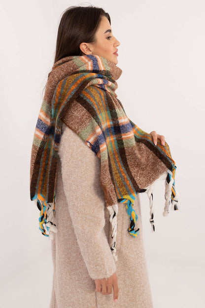 Elegant check pattern polyester scarf by AT, measuring 182 cm, featuring decorative tassels, perfect for stylish winter ensembles.