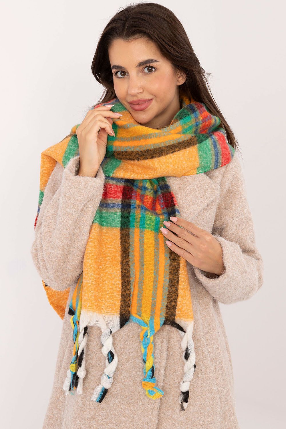 Luxury 182 cm long polyester scarf from AT, showcasing a sophisticated check pattern and chic tassels for winter fashion.