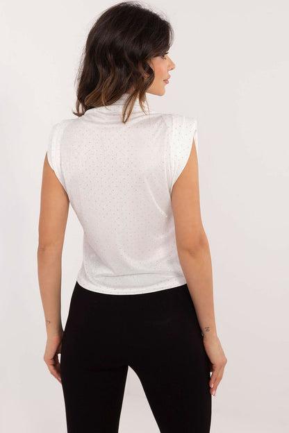 Elegant sleeveless blouse by Italy Moda, featuring shoulder pads and decorative jets for a sophisticated look.
