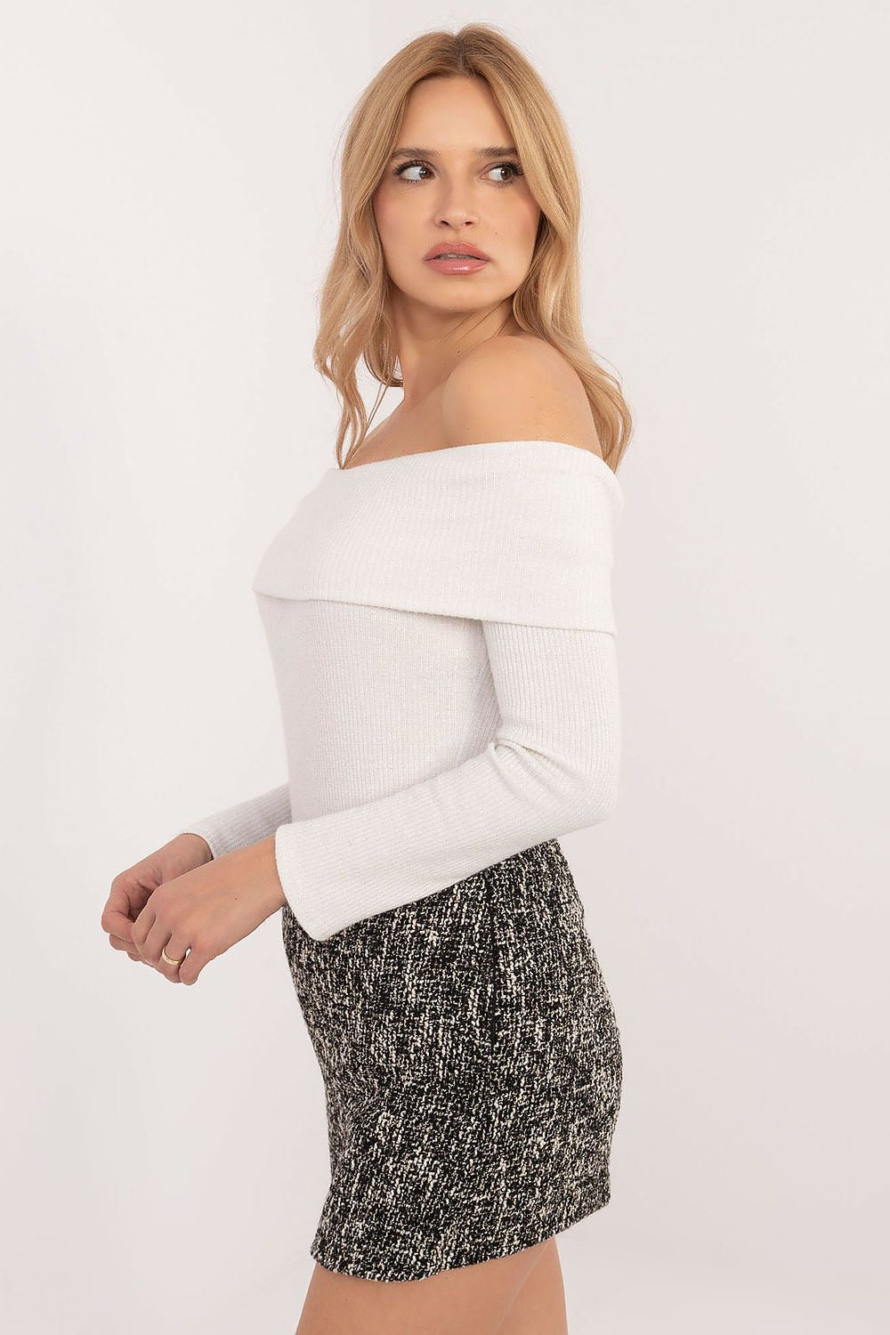Luxurious off-the-shoulder women's sweater by Italy Moda featuring a ribbed texture, perfect for elegant everyday wear.