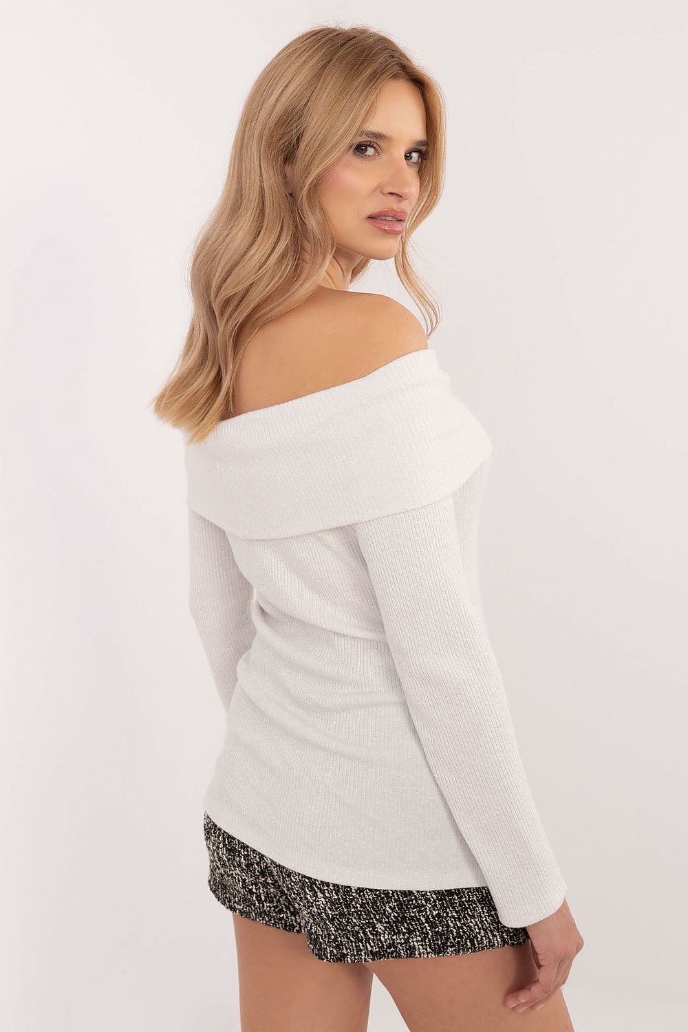 Italy Moda's elegant women's sweater showcasing an off-the-shoulder design and long sleeves, crafted for a sophisticated fit.