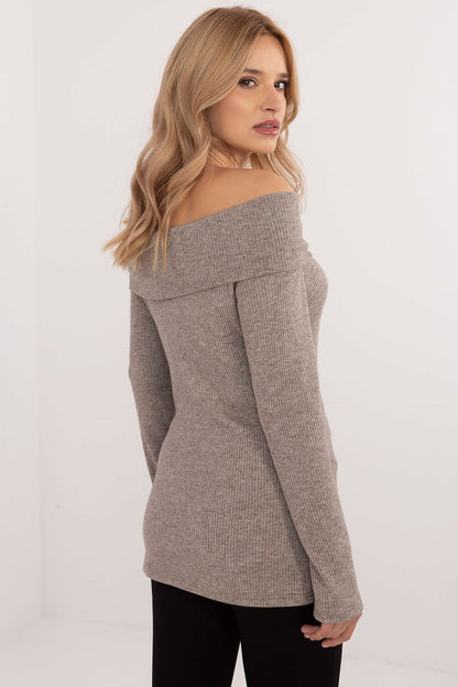 Elegant off-the-shoulder women's sweater by Italy Moda in EU size 0, combining comfort and luxury with a textured design.